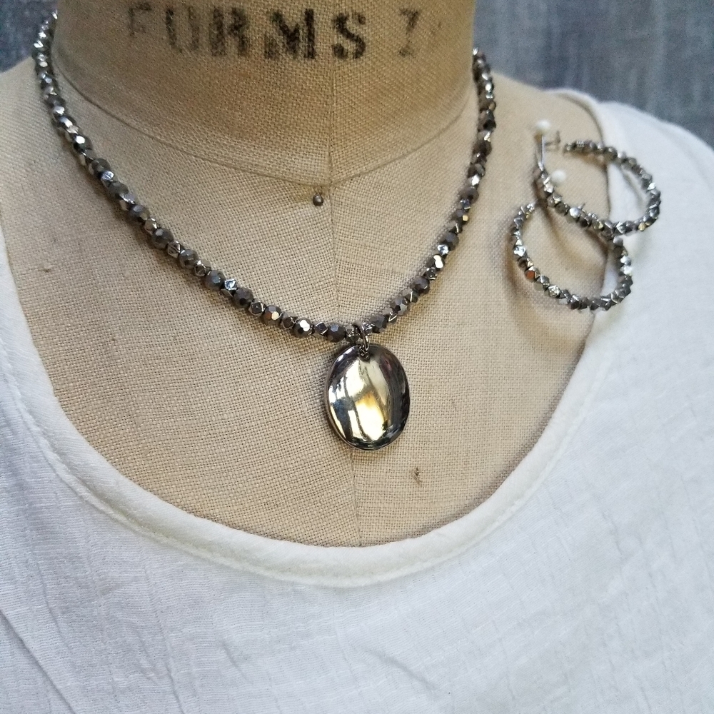 Fleur de lis necklace & earing set